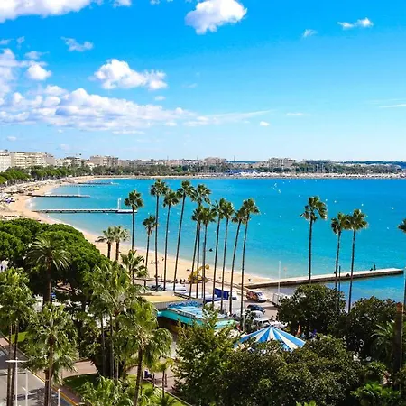 Ideal Congress And Vacation Live In